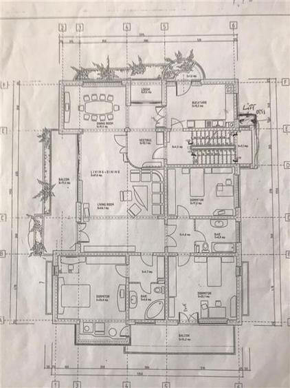 Apartament cu 4 camere semidecomandat, mobilat în Șoseaua Nordului