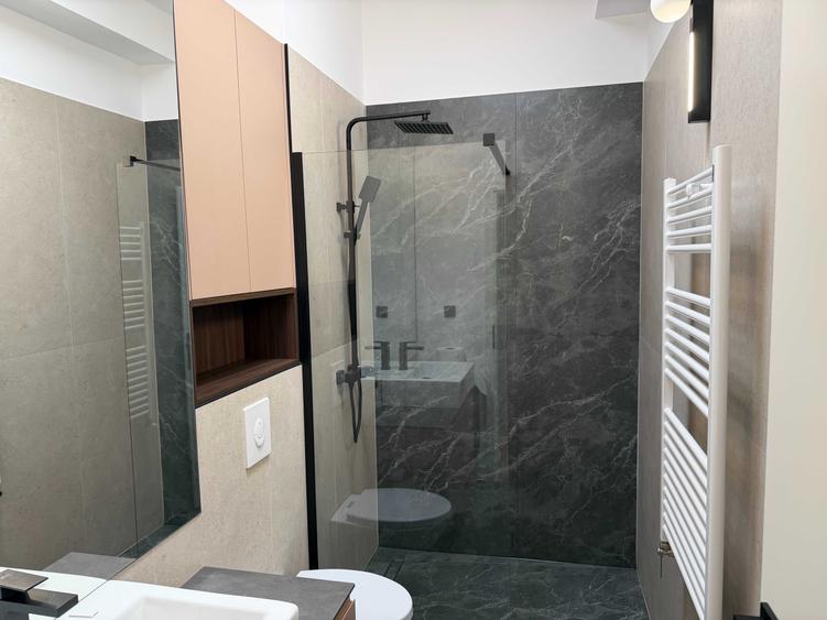 Casă cu 4 camere cu Canalizare în Central