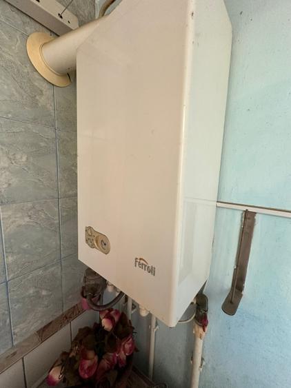 - Apartament 2 camere confort 1 decomandat Calarasi 4 - 5