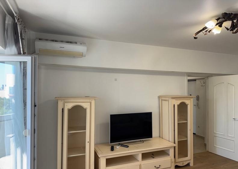 Apartament cu 2 camere decomandat, mobilat în Universitate