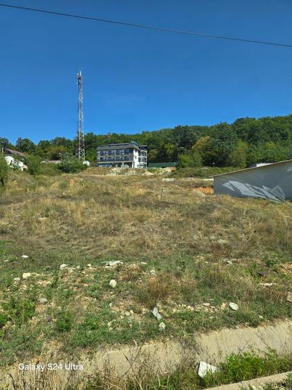 Teren de 411 mp, în Roșieni