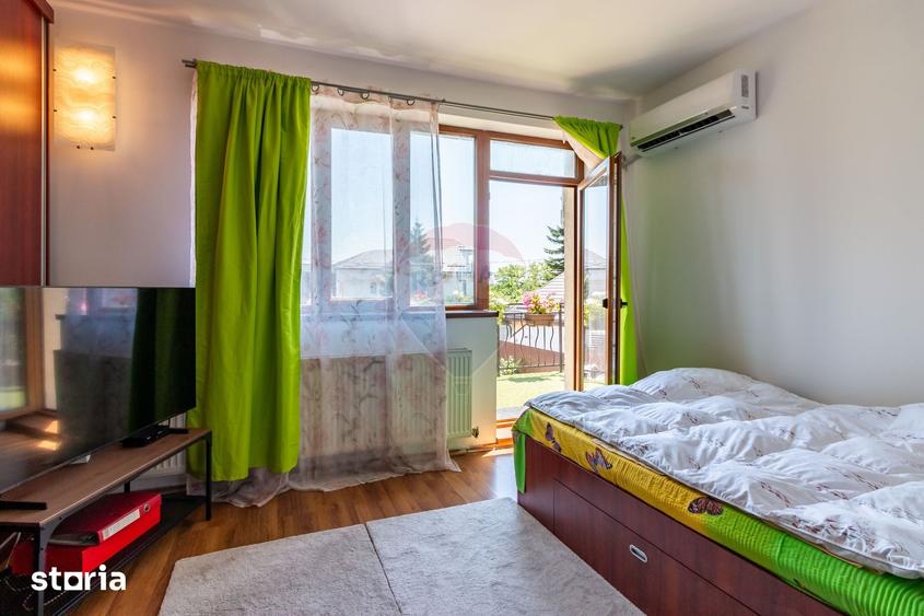 Casă cu 8 camere cu Teren 695 Mp în Andronache