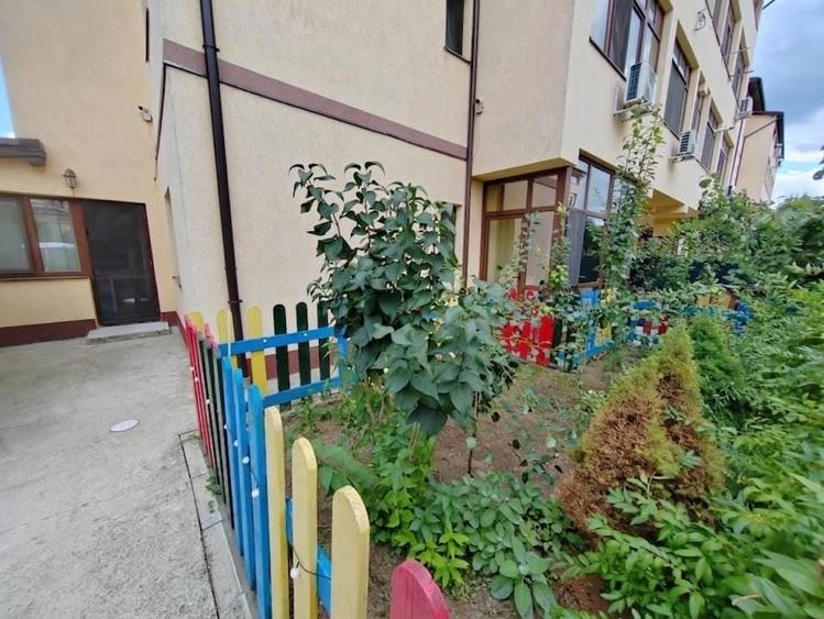 Apartament cu 3 camere decomandat, mobilat în Valea Adâncă