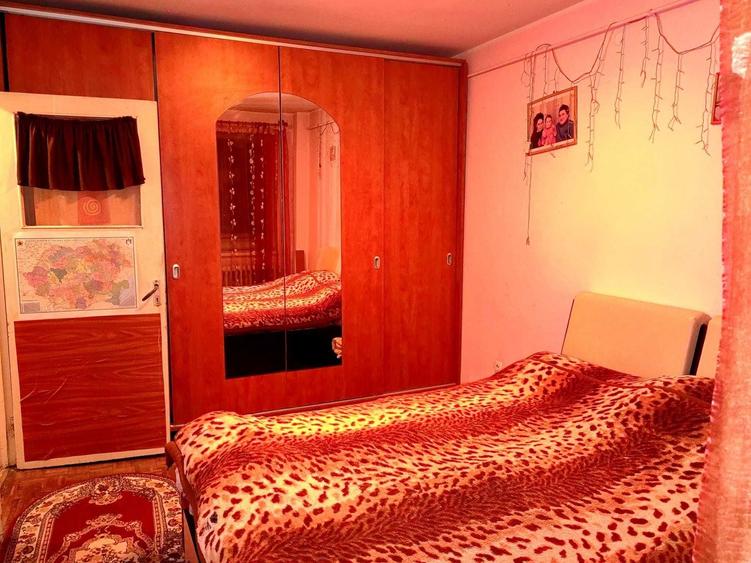 Apartament cu 3 camere semidecomandat în Hipodrom