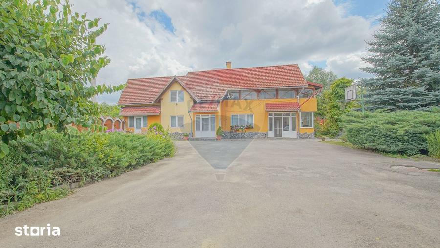 Casă cu 7 camere cu Teren 800 Mp în Purcăreni
