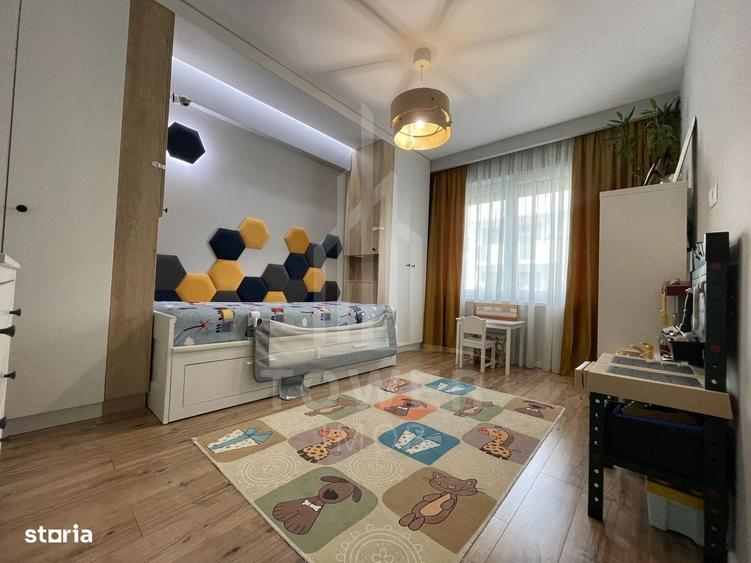 Apartament cu 3 camere semidecomandat în Turnișor
