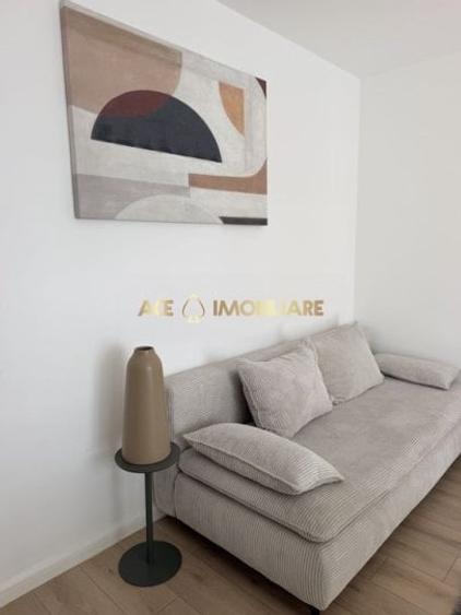 Apartament cu 2 camere semidecomandat, mobilat în Berceni