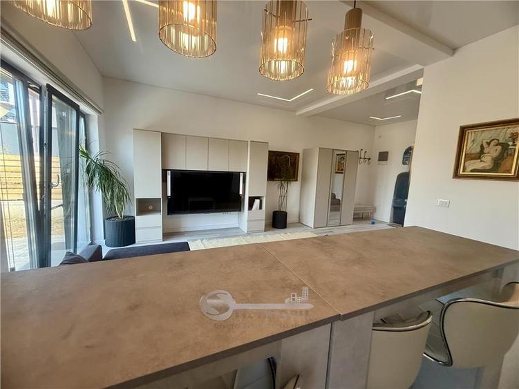 Duplex cu 4 camere cu Canalizare în Valea Adâncă
