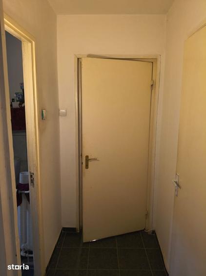 Apartament cu 2 camere semidecomandat în Peneș Curcanul