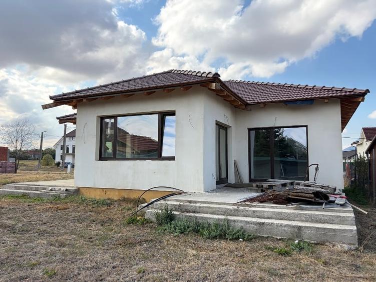 Casă individuală cu 3 camere cu Teren 480 Mp în Iosia