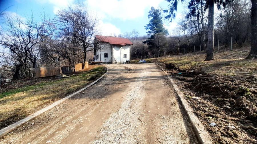Spațiu industrial, de 250 mp, în Carierei