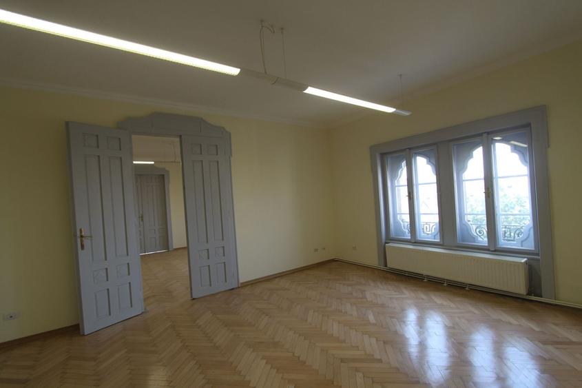 Birou, de 180 mp, în Ultracentral