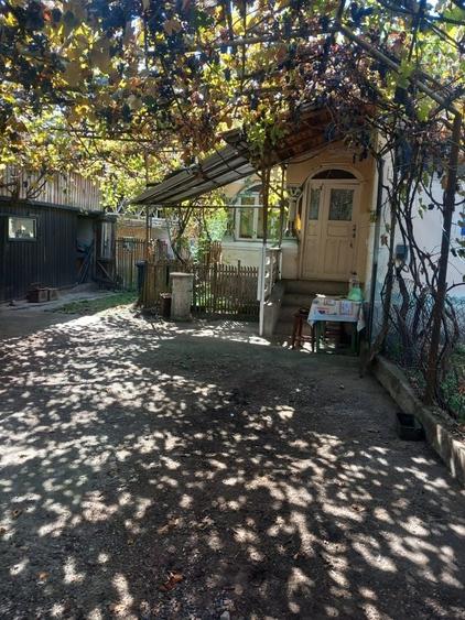 Casă cu 2 camere în Frâncești