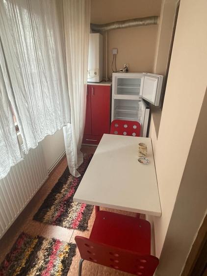 Garsonieră decomandată în Valea Ialomiței