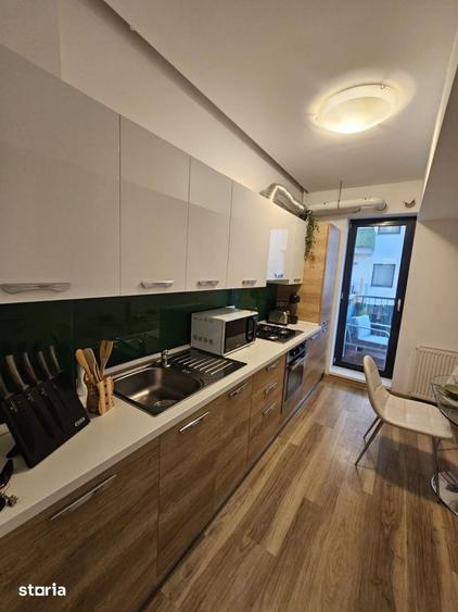 Apartament cu 3 camere semidecomandat în Aviației