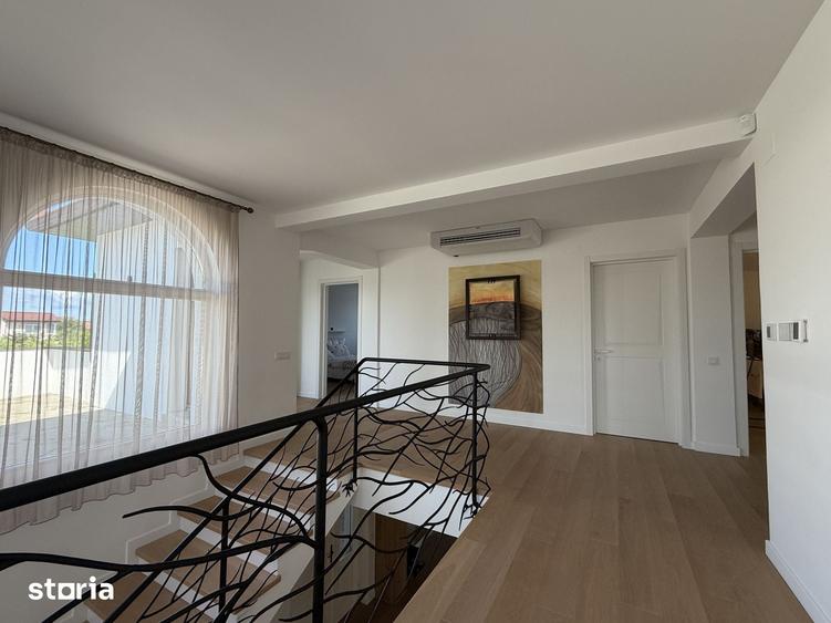 Casă cu 5 camere cu Teren 2108 Mp în Florești