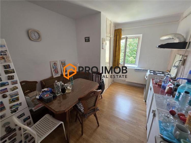 Apartament 4 camere cf 1 decomandat zona Centrala - 8