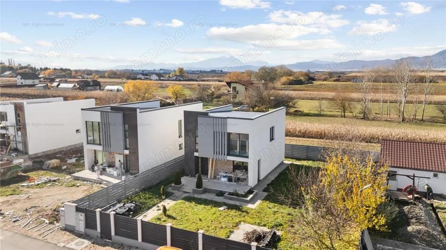 Casă cu 5 camere cu Teren 650 Mp în Sânpetru