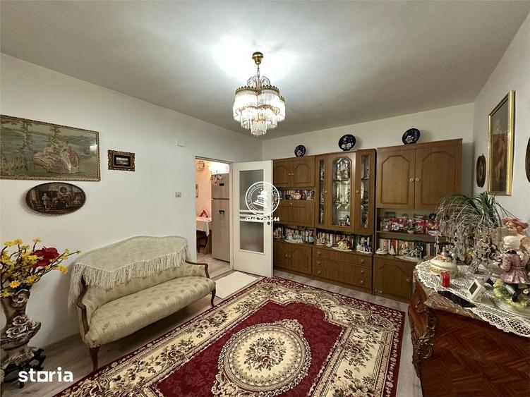 Apartament cu 3 camere semidecomandat în Tătărași