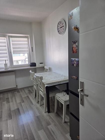 Apartament cu 3 camere decomandat în Progresul