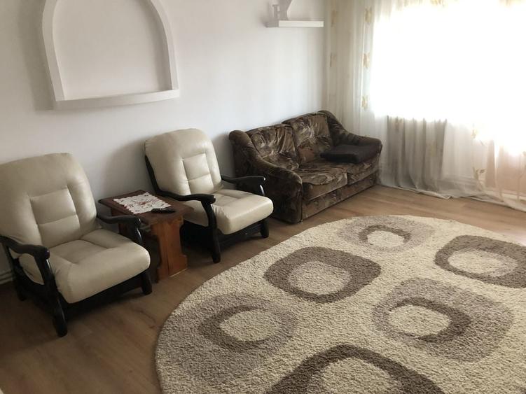 Inchiriez apartament 3 camere 65 mp piata mare Botosani - 6