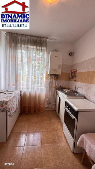 Apartament cu 3 camere semidecomandat în Nord