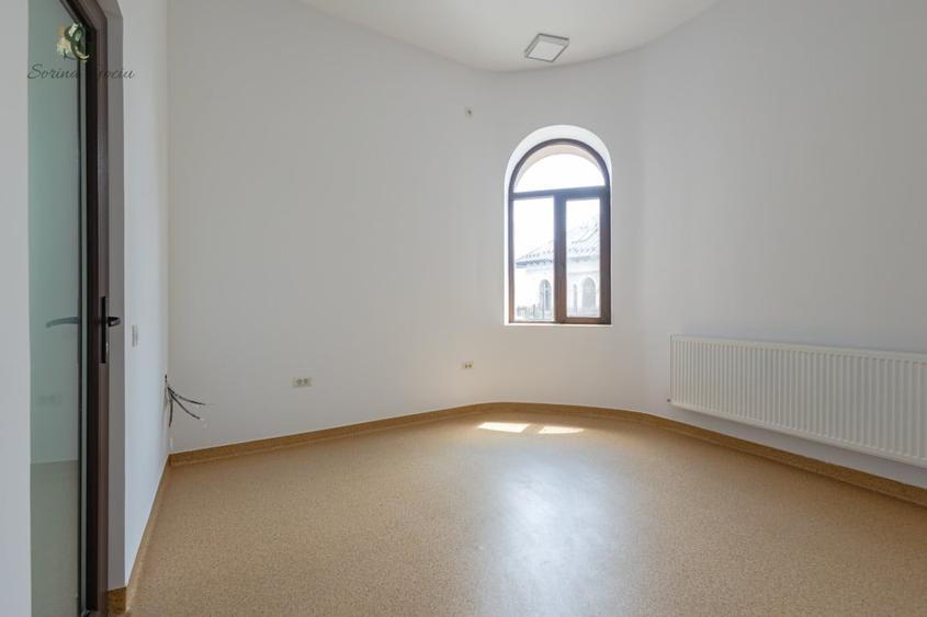 Spațiu comercial, de 720 mp, în Central