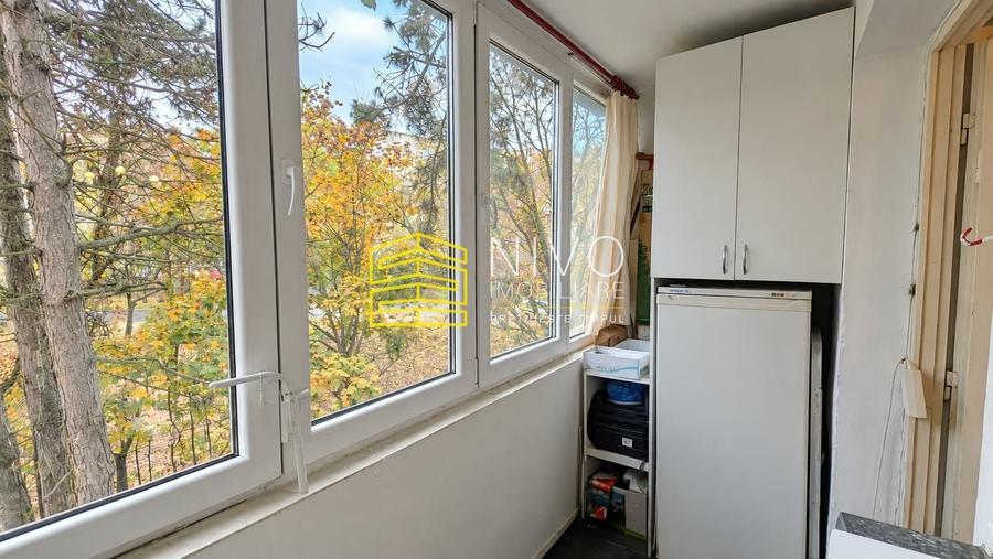 Apartament cu 3 camere semidecomandat, mobilat în Tudor