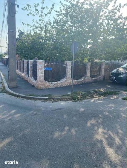 Teren de 200 mp, în Central