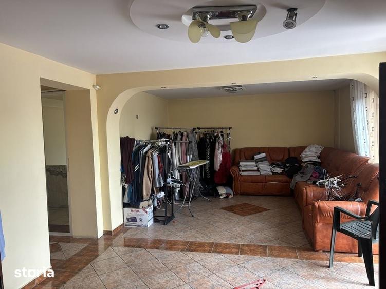 Casă cu 6 camere cu Teren 1000 Mp în Central
