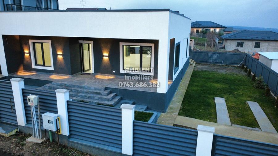 Casă individuală cu 4 camere cu Canalizare în Nord