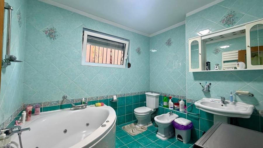 Apartament cu 3 camere decomandat în Dorobanți