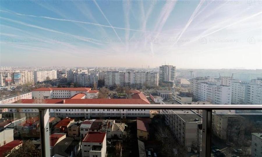 Penthouse cu 3 camere decomandat, mobilat în Dristor