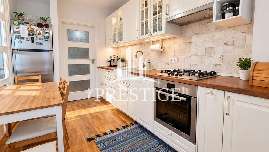 Apartament cu 4 camere decomandat, mobilat în Central