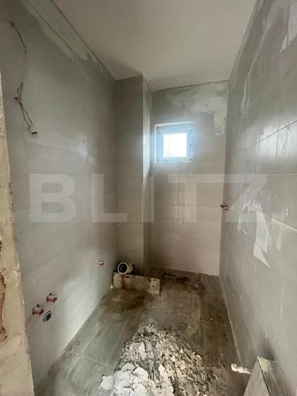 Apartament cu 3 camere semidecomandat în Decebal