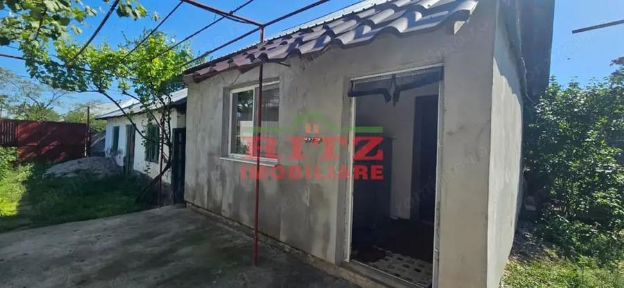 Casă cu 2 camere cu Teren 688 Mp în Caracal