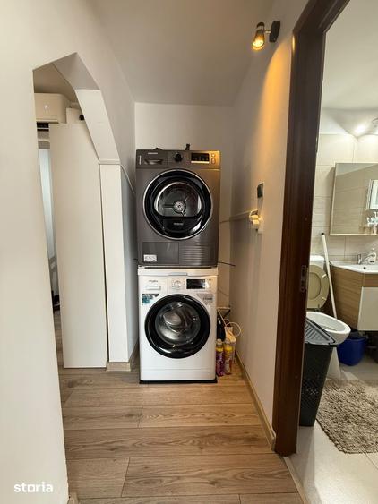 Apartament cu 3 camere decomandat în Craiovița Nouă