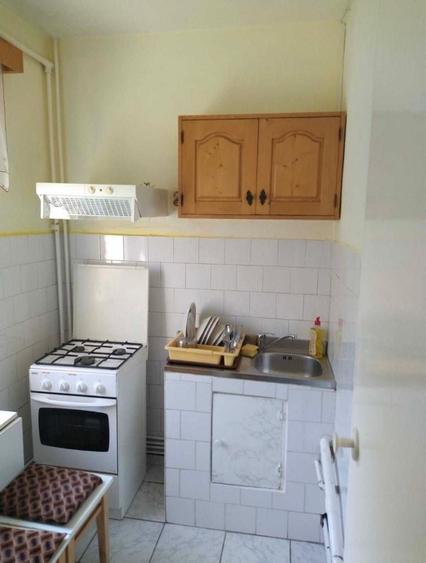 Garsonieră decomandată în Sub Arini