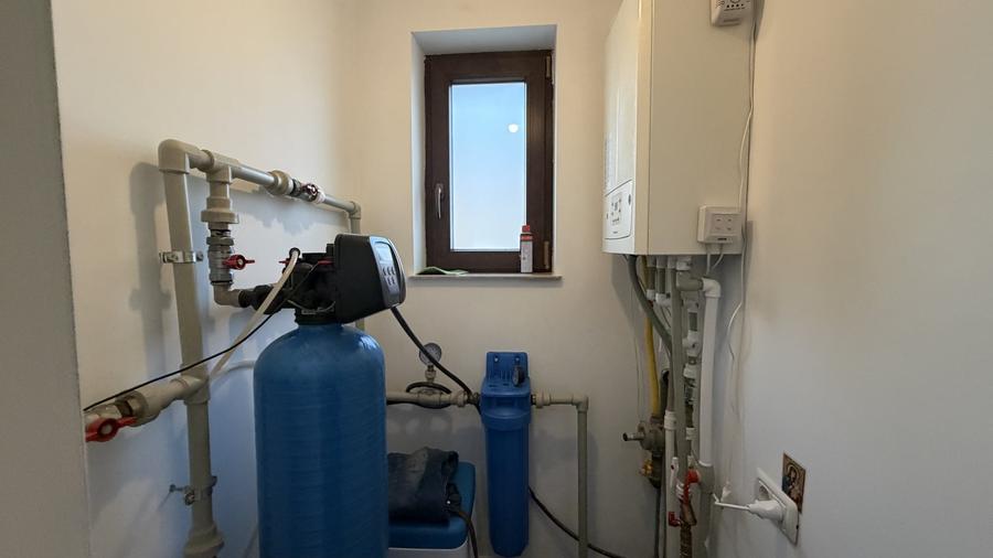 Casă individuală cu 7 camere cu Canalizare în Ciorogârla