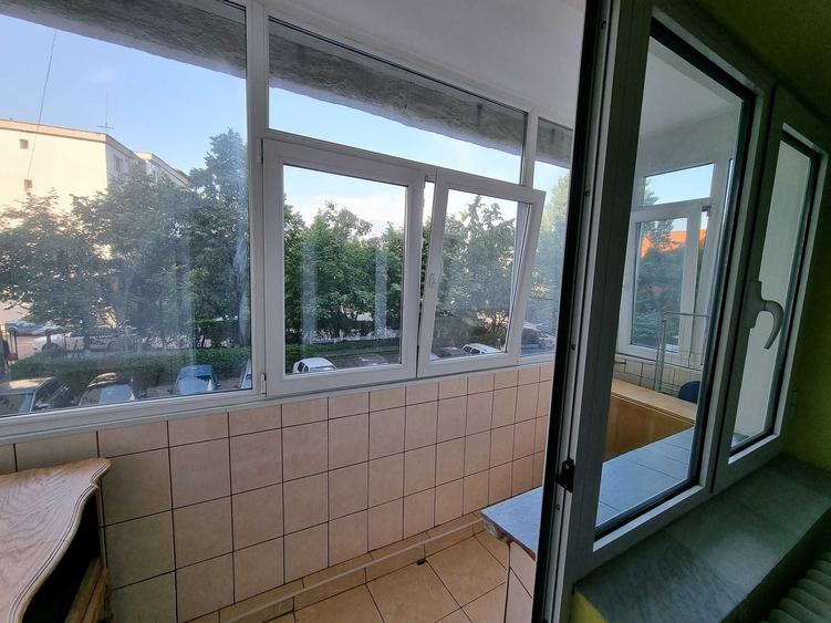 Apartament cu 3 camere decomandat în Socola