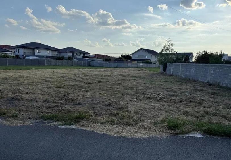 Teren de 850 mp, în Moșnița Veche