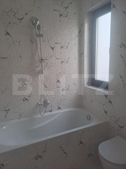 Duplex cu 3 camere cu Canalizare în Sânpetru