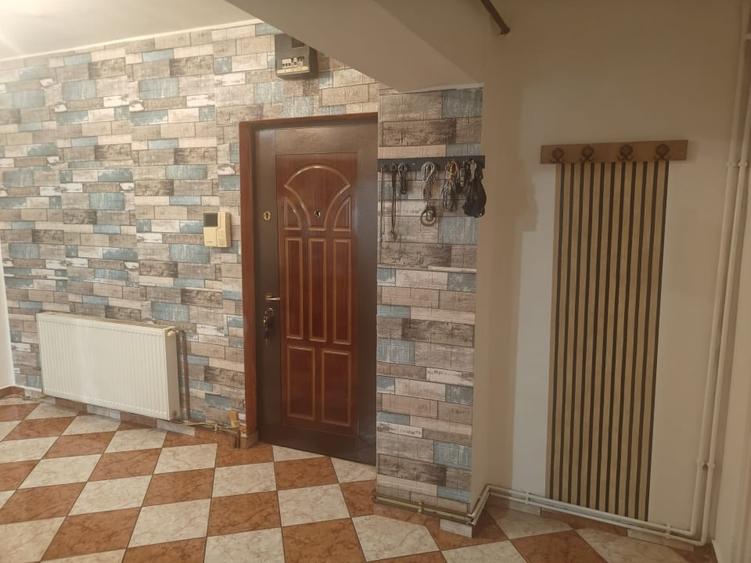 [PROPRIETAR] Vand apartament - 105mp - 3 cam - zona Resita Gara Sud - 4