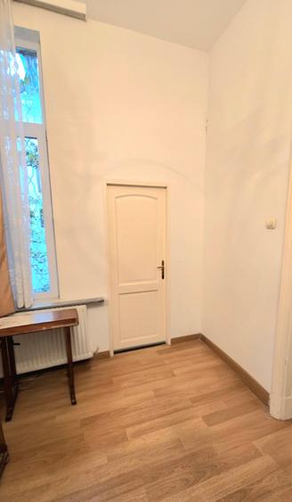 Apartament cu 5 camere decomandat în P-ța Unirii