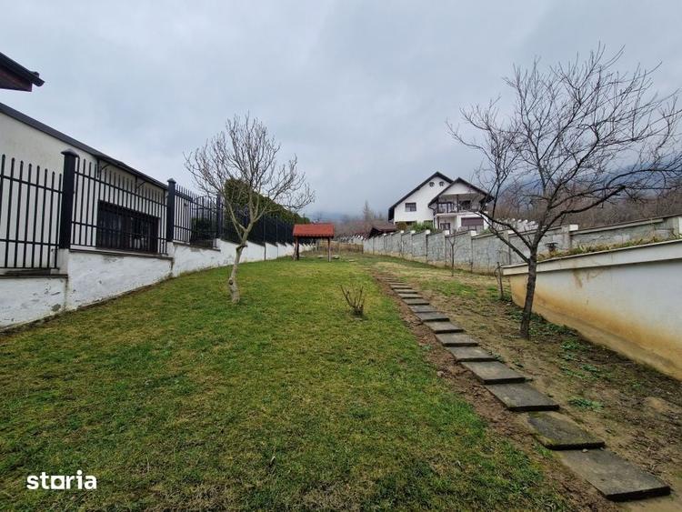 Casă cu 4 camere cu Teren 325 Mp în Central