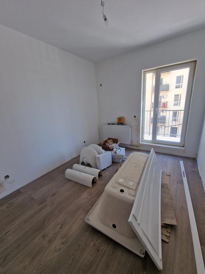 Apartament cu 3 camere decomandat în Berceni