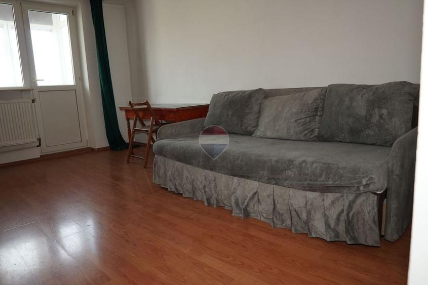 Apartament cu 2 camere decomandat, mobilat în Titan