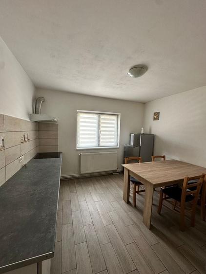 Apartament cu 3 camere în Coman