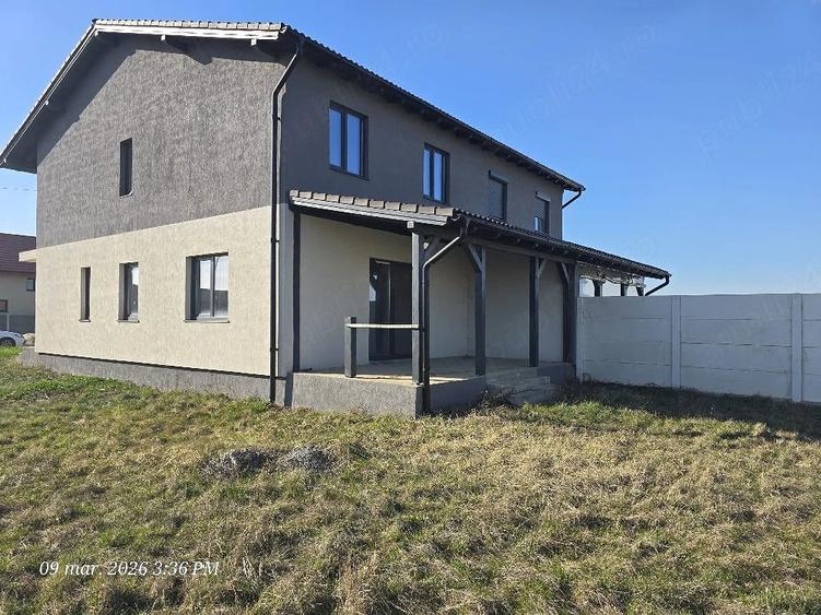 Casă cu Teren 389 Mp în Sânandrei