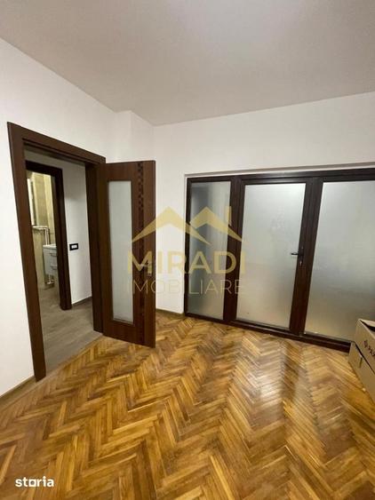 Apartament cu 3 camere decomandat în Romană — fotografia 2